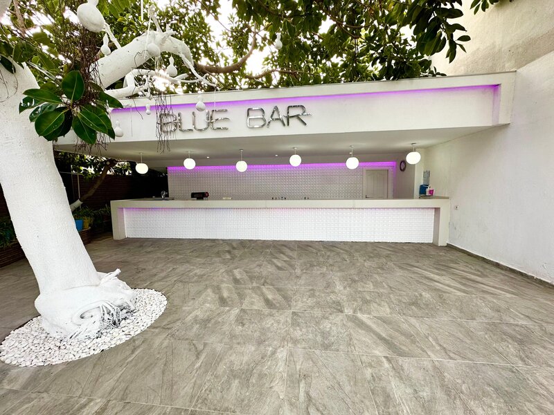 Blue Wave Suite Hotel 12