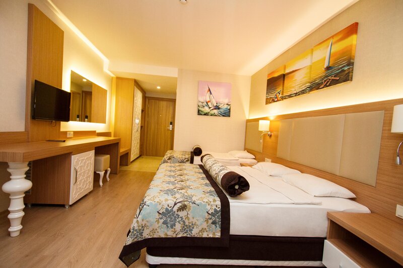 Blue Wave Suite Hotel 23