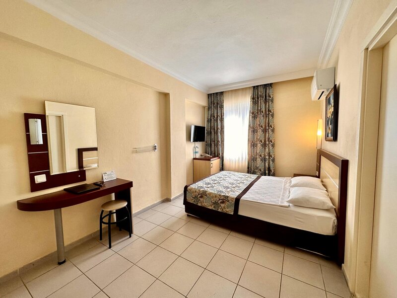 Blue Wave Suite Hotel 26