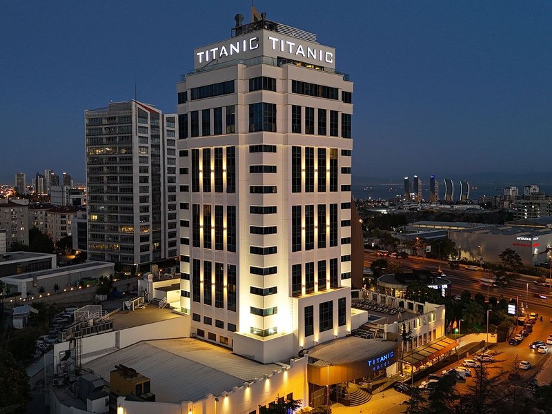 Titanic Business Kartal