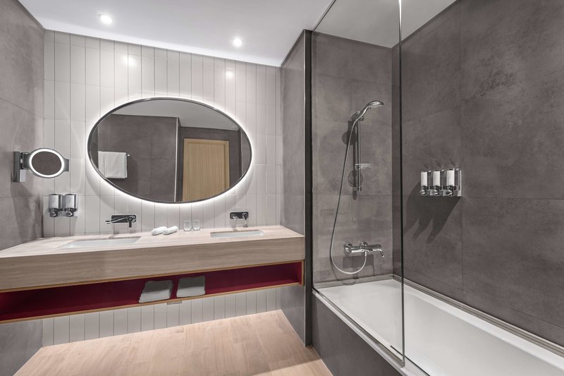 Hampton by Hilton Marjan Island 18