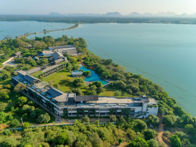 DoubleTree by Hilton Weerawila Rajawarna Resort 6