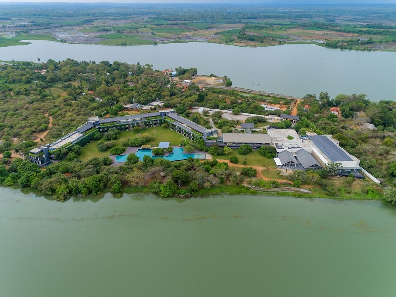 DoubleTree by Hilton Weerawila Rajawarna Resort