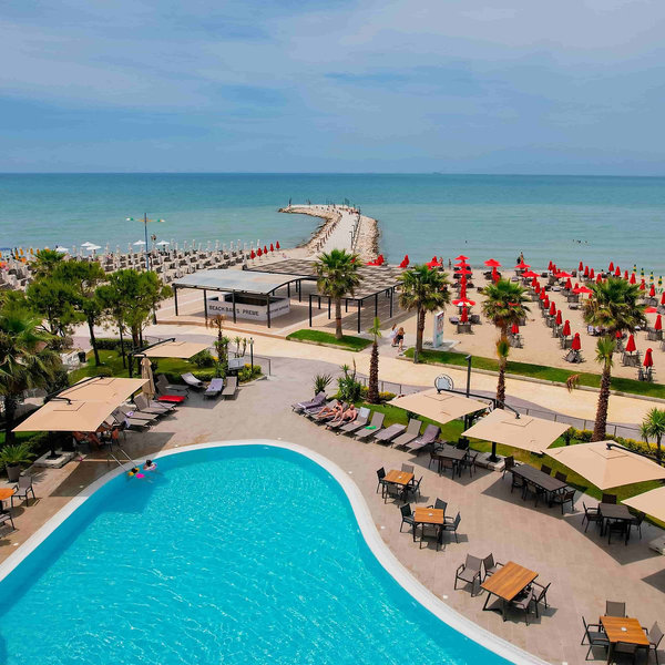 Supreme Hotel & Spa 1