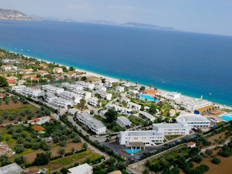 Kinetta Beach Resort & Spa 3