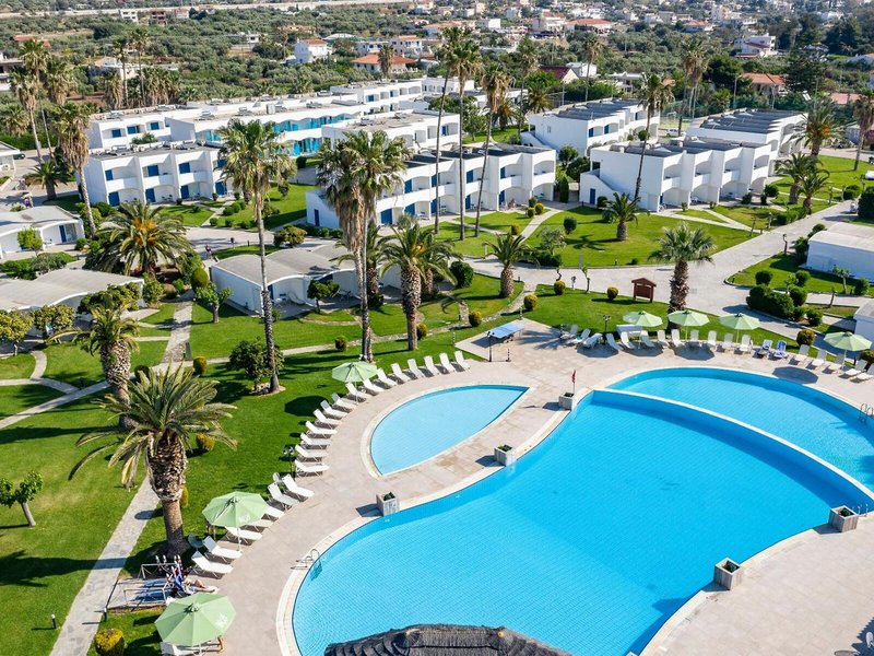 Kinetta Beach Resort & Spa 10