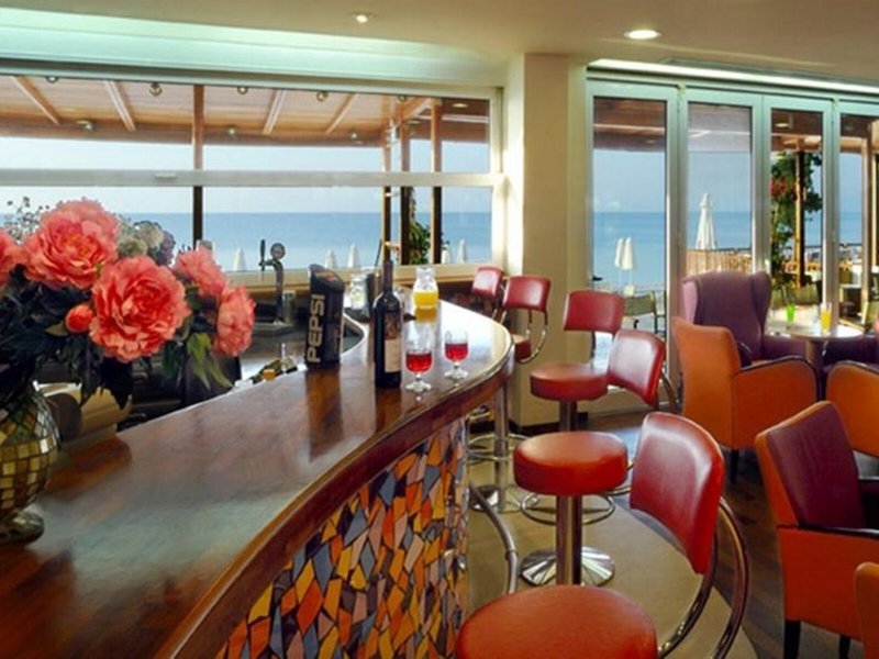 Kinetta Beach Resort & Spa 24