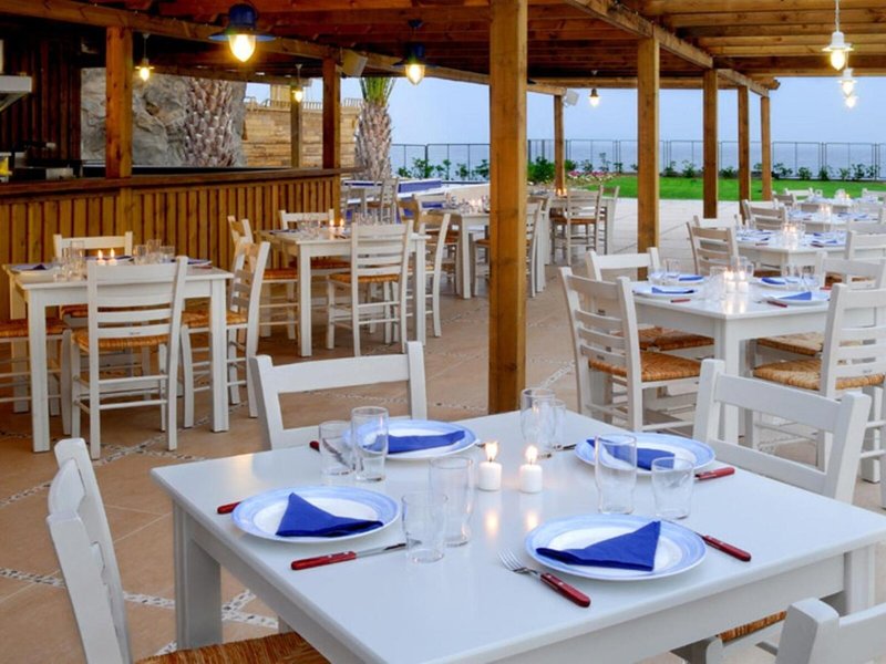 Kinetta Beach Resort & Spa 30