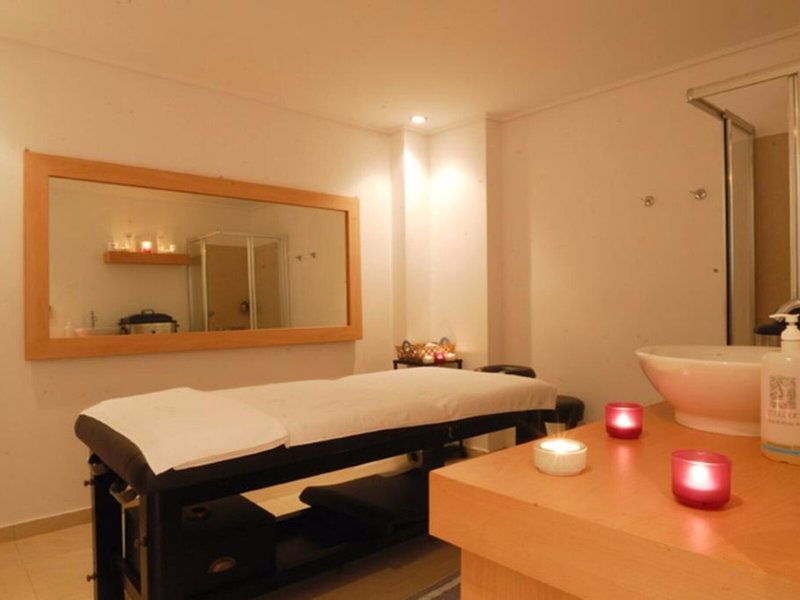 Kinetta Beach Resort & Spa 35