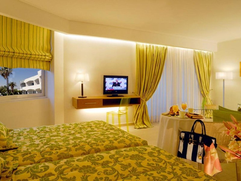 Kinetta Beach Resort & Spa 40