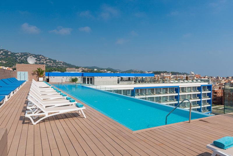 L'Azure Hotel 4