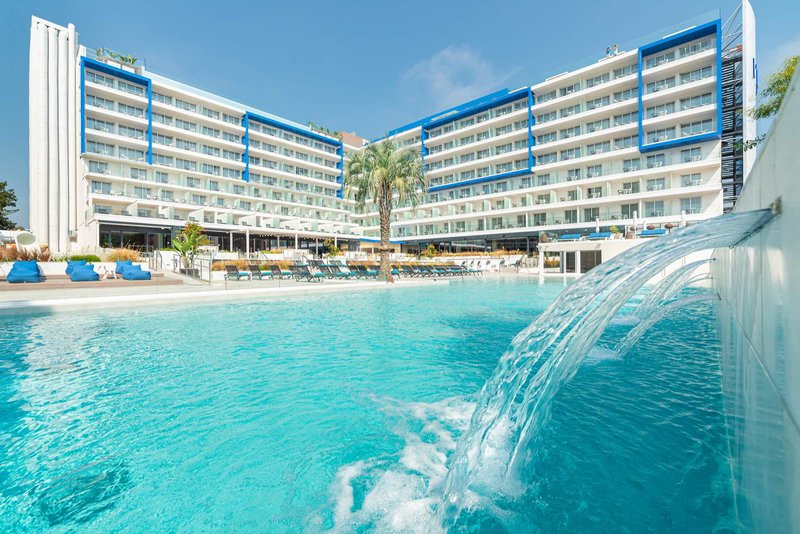 L´Azure Hotel  2