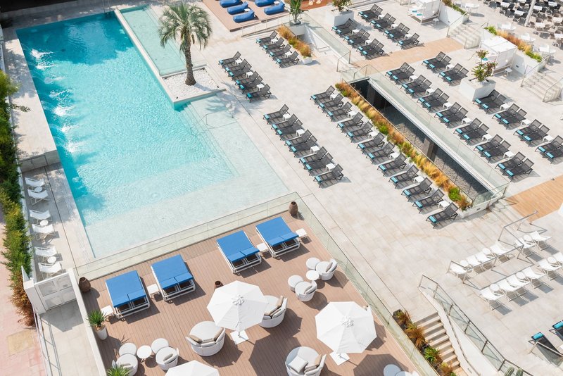 L´Azure Hotel  1