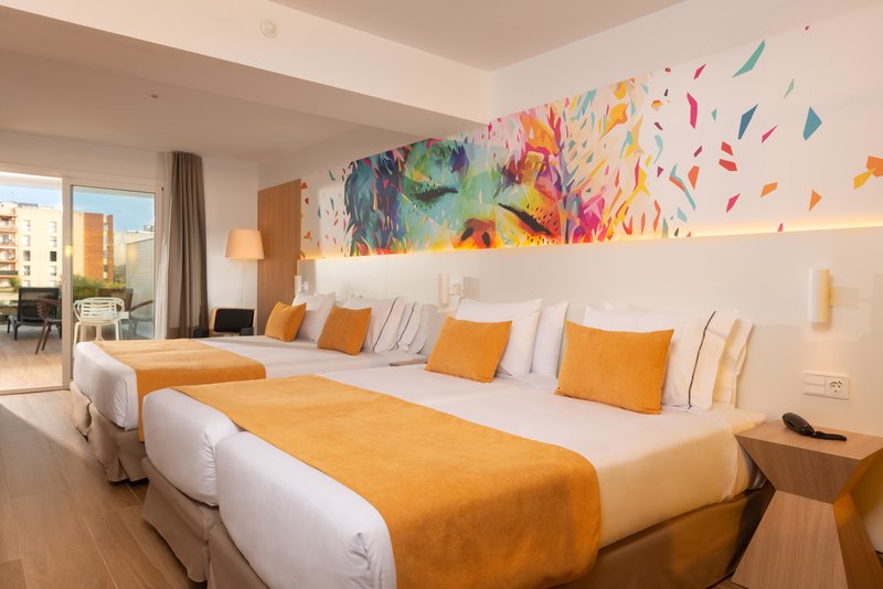 L'Azure Hotel 12