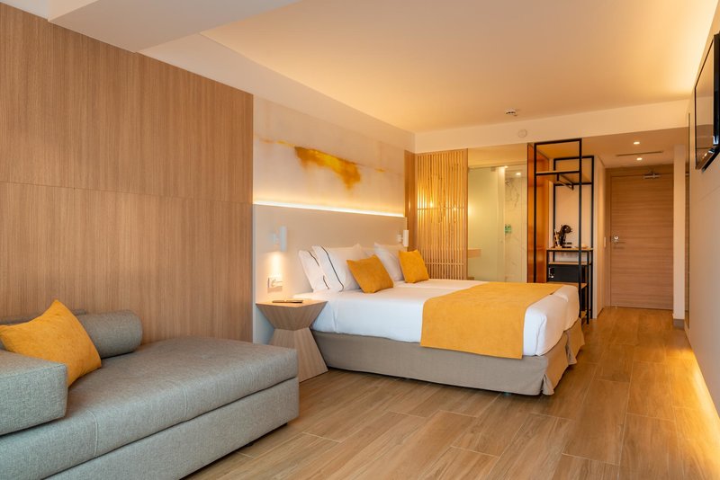 L'Azure Hotel 16