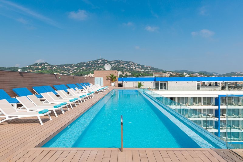 L'Azure Hotel 32
