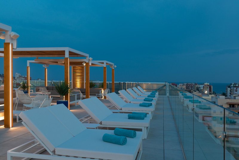 L'Azure Hotel 36