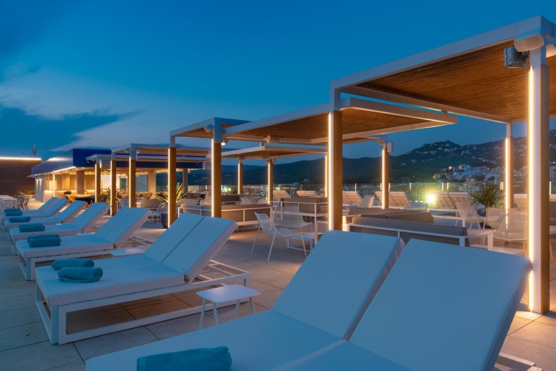 L'Azure Hotel 37