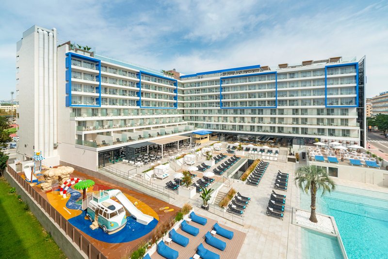L'Azure Hotel 38