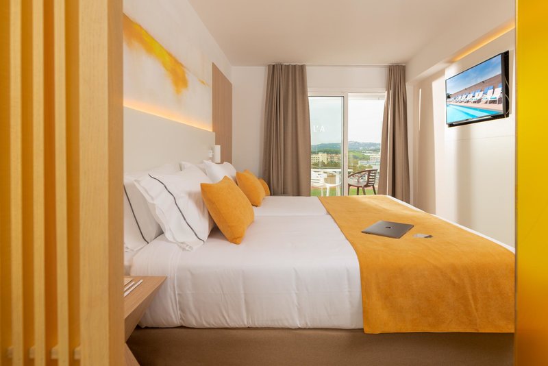 L'Azure Hotel 41