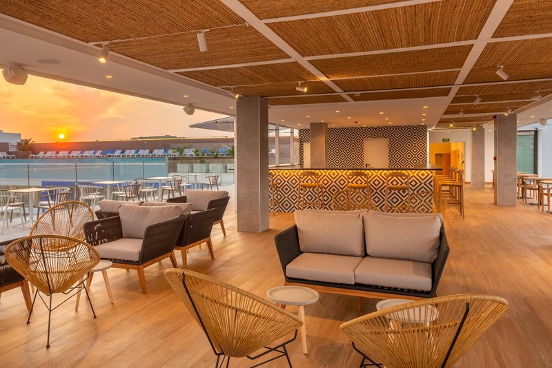 L'Azure Hotel 48