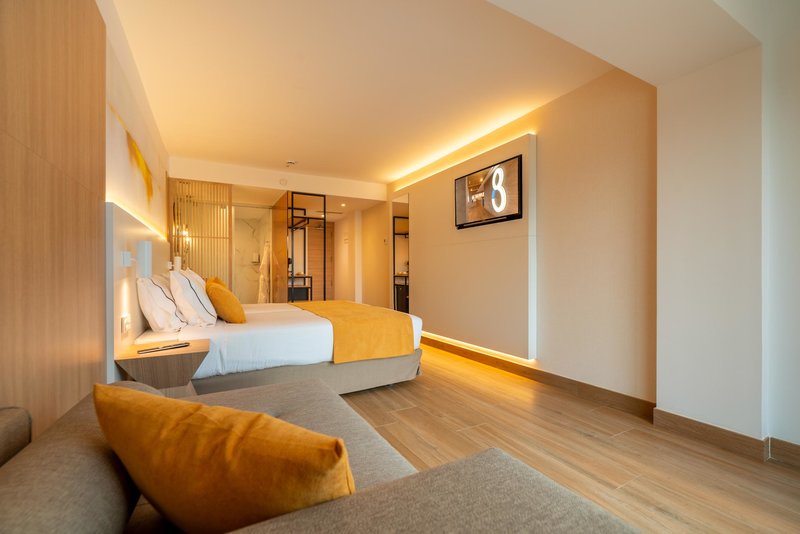 L'Azure Hotel 65