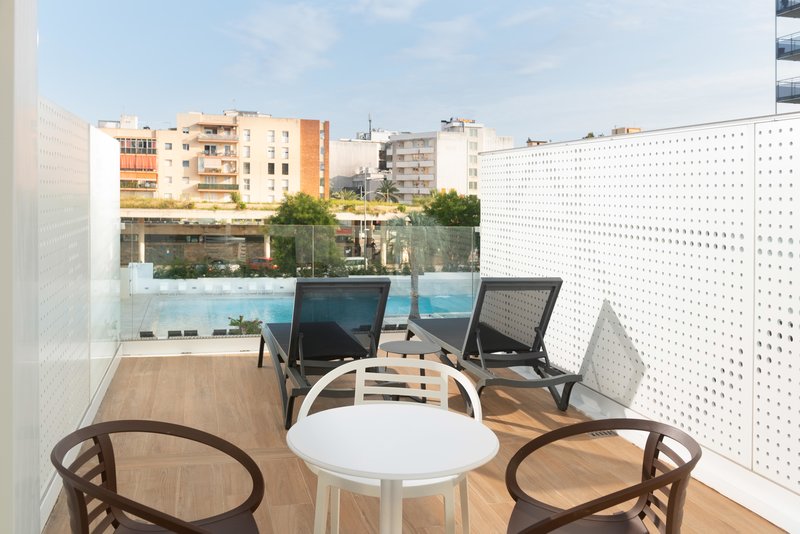 L'Azure Hotel 67