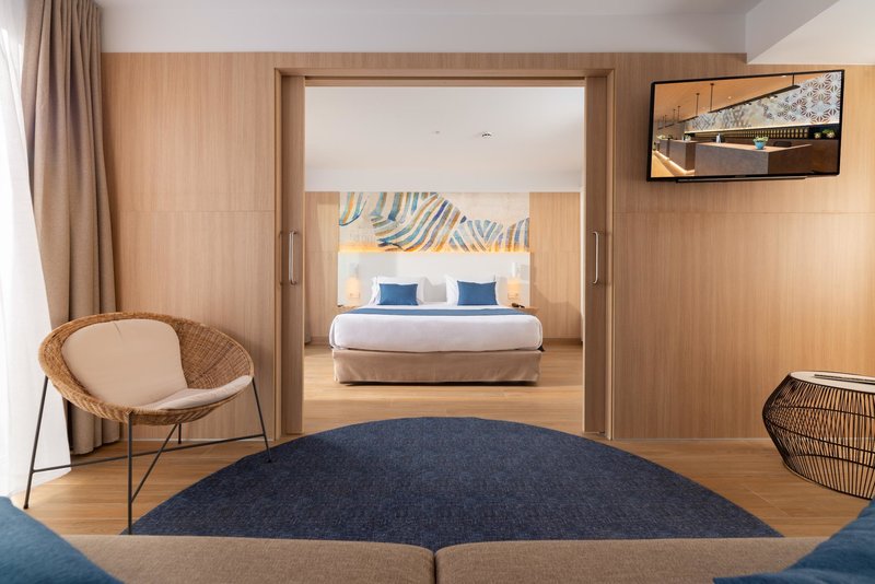 L'Azure Hotel 68