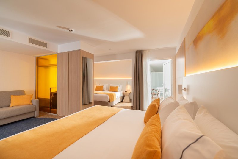 L'Azure Hotel 74