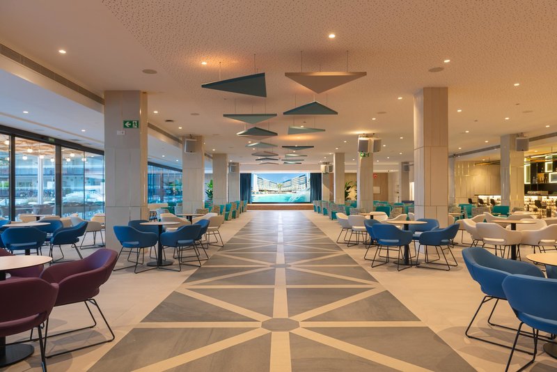 L'Azure Hotel 91