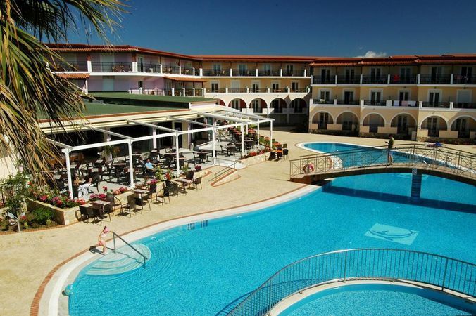 Majestic Hotel & Spa 1