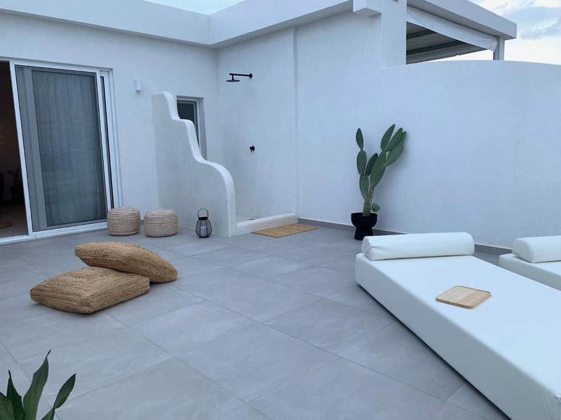 Tsambikos Apartments 18