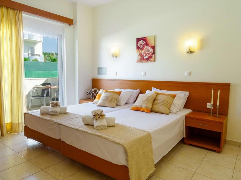 Tsambikos Apartments 32