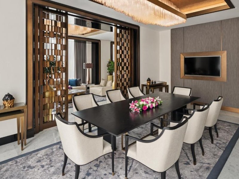 Taj Jumeirah Lakes Towers 16