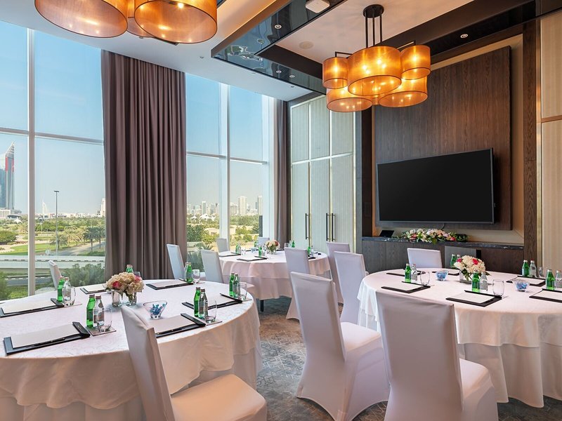 Taj Jumeirah Lakes Towers 17
