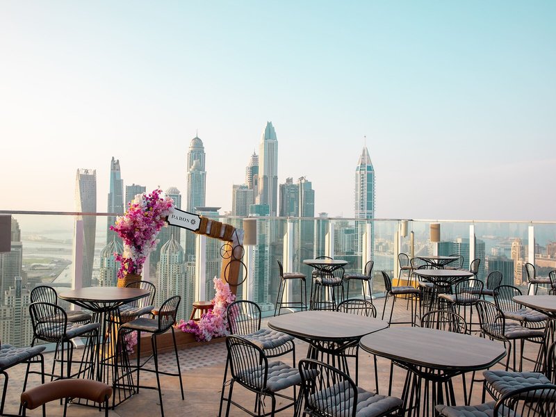 Taj Jumeirah Lakes Towers 18