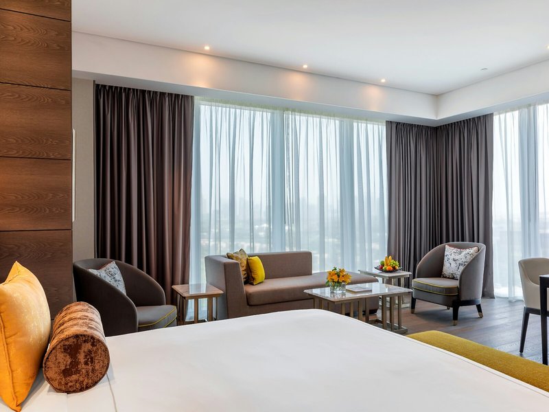 Taj Jumeirah Lakes Towers 26