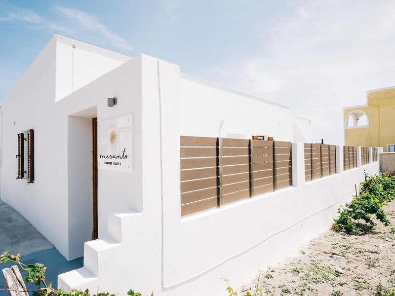 Mesanto Luxury Suites 1