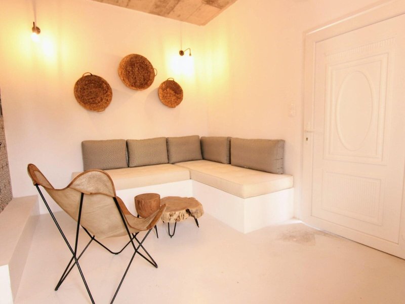 Mesanto Luxury Suites 11