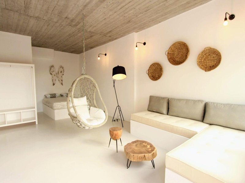 Mesanto Luxury Suites 21