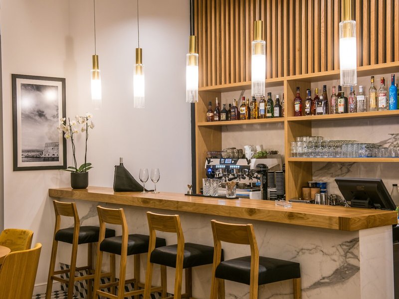 Metropole Urban Hotel 18