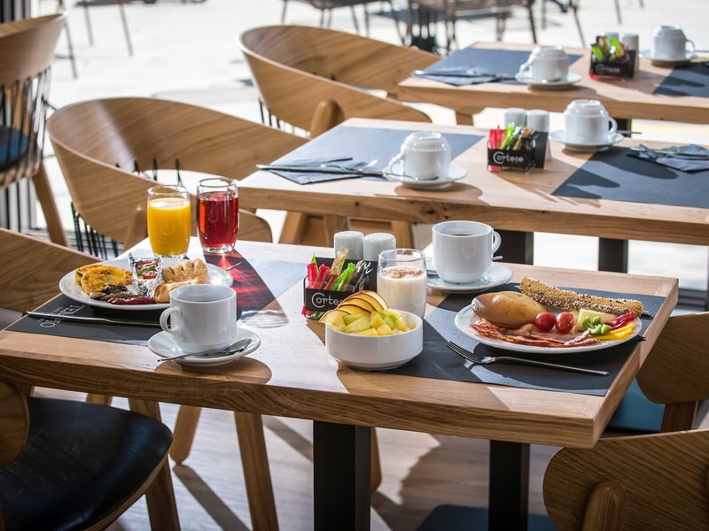 Metropole Urban Hotel 20