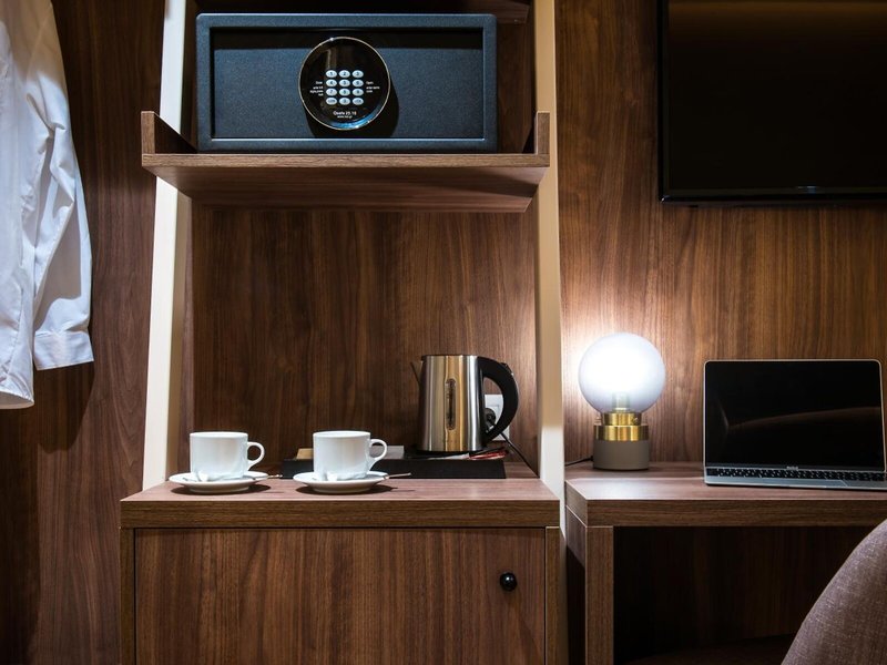 Metropole Urban Hotel 42