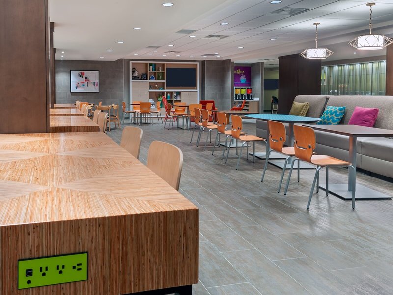 Home2 Suites by Hilton Orlando Near Universal 8