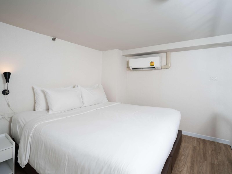 Q-Box Bangkok Blossom Hotel 32
