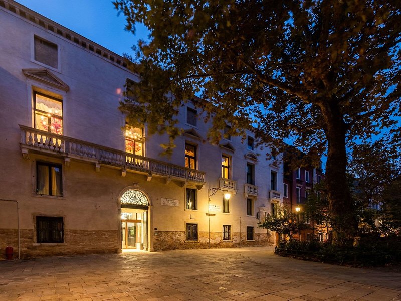 Hotel Aquarius 2