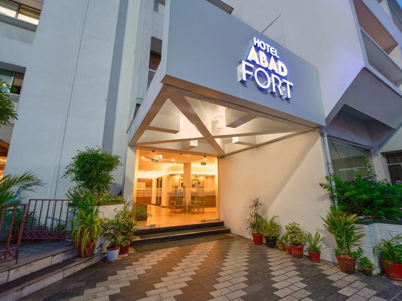 Hotel Abad Chullickal