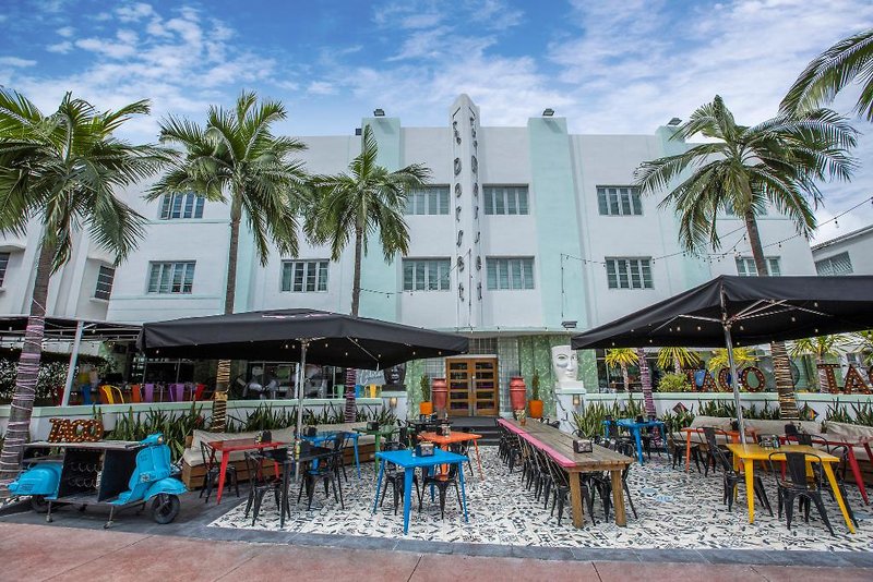 Catalina Hotel & Beach Club 13