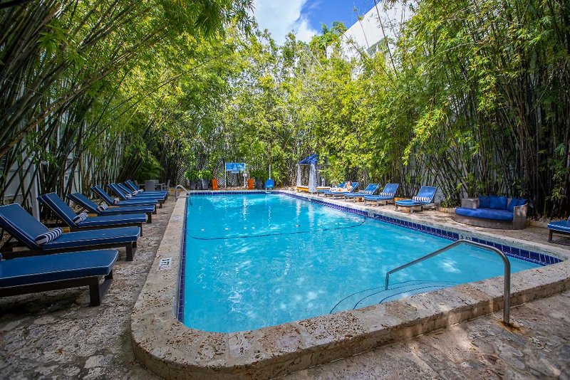 Catalina Hotel & Beach Club 18