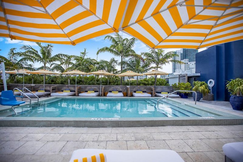 Catalina Hotel & Beach Club 21